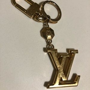 AUTHENTIC LOUIS VUITTON KEYCHAIN